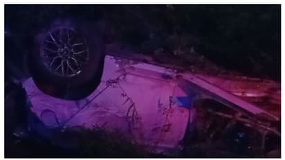 അമിതവേ​ഗത്തിലെത്തിയ കാർ ബൈക്കിലിടിച്ച് യുവാവിന് ദാരുണാന്ത്യം, ശരീരഭാ​ഗങ്ങൾ ചിന്നിച്ചിതറി