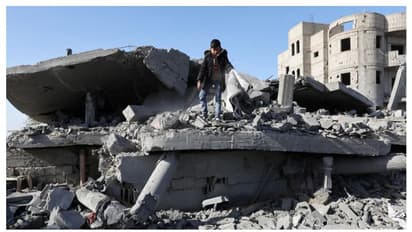 യുദ്ധം നിർത്താതെ ഇസ്രയേൽ, വ്യോമാക്രമണത്തിൽ അഫ്ഗാൻ കുടുംബത്തിലെ 70 പേർ കൊല്ലപ്പെട്ടു