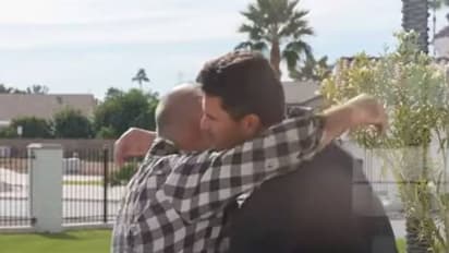 എന്നാലും ഇതെങ്ങനെ? യൂട്യൂബർ തന്ന സമ്മാനം കണ്ട് ഞെട്ടി ഡെലിവറി ജോലിക്കാർ..!