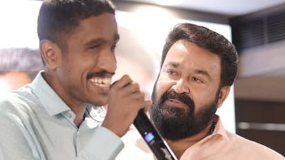 വിഷ്‍ണുവിനെ ചേര്‍ത്തുപിടിച്ച് നേരിന്റെ വിജയം ആഘോഷിച്ച് മോഹൻലാല്‍, ഏട്ടനാണെന്ന് ആരാധകര്‍