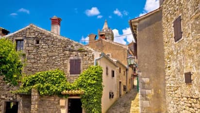 വെറും 100 മീറ്റർ, ലോകത്തിലെ ഏറ്റവും കുഞ്ഞൻ നഗരം, തീര്ന്നില്ല ഇനിയുമുണ്ട് പ്രത്യേകതകള്