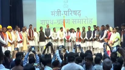 மத்தியப்பிரதேச அமைச்சரவை விரிவாக்கம்: 28 பேர் அமைச்சர்களாக பதவியேற்பு!