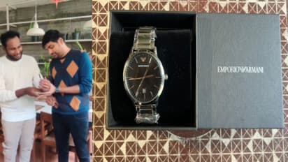 படம் சூப்பர் ஹிட்.. செம குஷியில் "கான்ஜுரிங் கண்ணப்பன்".. உலக நாயகன் ஸ்டைலில் இயக்குனருக்கு EA வாட்ச் - Video!