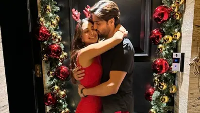 Christmas 2023: Kiara Advani, Siddharth Malhotra celebrate holidays with Ashvini Yardi [PICTURES]