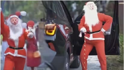 സാന്താക്ലോസായി കിടിലൻ ഡാൻസ്; നാട്ടുകാരെ അത്ഭുതപ്പെടുത്തി പ്രിയ നടി