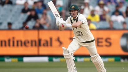 മെല്ബണ് ടെസ്റ്റ്: പാകിസ്ഥാന് വിയര്ക്കുന്നു! ആദ്യദിനം സ്റ്റംപെടുക്കുമ്പോള് ഓസീസ് മികച്ച നിലയില്