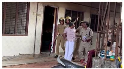 കേസുമായി ബന്ധമില്ലാത്തയാൾക്ക് പൊലീസിന്റെ ക്രൂര മർദ്ദനം; പ്രതിയല്ലെന്നറിഞ്ഞ് വിട്ടയച്ചു, ദൃശ്യങ്ങൾ പുറത്ത്