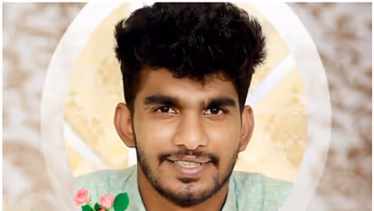 മിനിബസും ബൈക്കും കൂട്ടിയിടിച്ചു, പരിക്കേറ്റ യുവാവ് ചികിത്സയിലിരിക്കെ മരിച്ചു