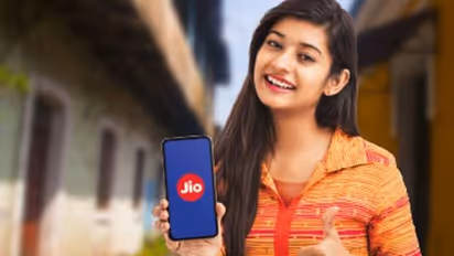 ரூ.49 இருந்தா போதும்.. தடங்கல் இல்லாமல் ஐபிஎல் மேட்சை பார்க்கலாம்.. இந்த ஜியோ பிளான் தெரியுமா?