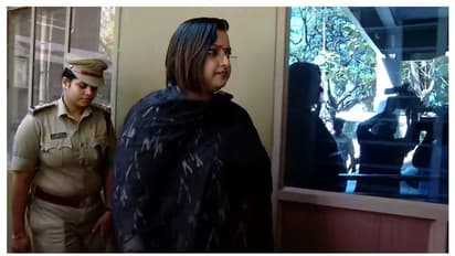 എംവി ഗോവിന്ദനെ അപകീർത്തിപ്പെടുത്തിയെന്ന കേസ്; അന്വേഷണ സംഘത്തിന് മുന്നിലേക്ക് സ്വപ്ന സുരേഷ്