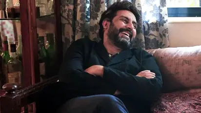 'We could'nt afford to', Abhishek Bachchan recalls wearing old sherwaani to award show; Here's what he said