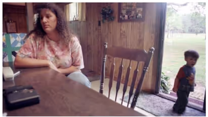 വീട്ടുടമ വാങ്ങിയ ലോട്ടറി ടിക്കറ്റ് ജോലിക്കാരിക്ക് സമ്മാനിച്ചു; അടിച്ചത് 83 കോടി, പിന്നാലെ വന്‍ ട്വിസ്റ്റ് !