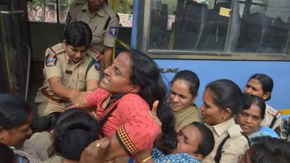 మా ఆదేశాలనే లెక్కే చేయరా.. విధుల్లో చేరని అంగన్వాడీలపై జగన్ సర్కార్ కన్నెర్ర , తొలగింపుకు ఆర్డర్లు రెడీ ..?