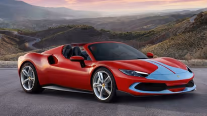 2023లో అమ్ముడైన టాప్ 5 కార్లు ఇవే.. ధర వింటే షాక్ అవుతారు..!