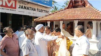 ശിവഗിരി തീർത്ഥാടന പദയാത്ര വിളംബരജാഥയ്ക്ക് ജുമാ മസ്ജിദ് കമ്മിറ്റി സ്വീകരണം നല്കി