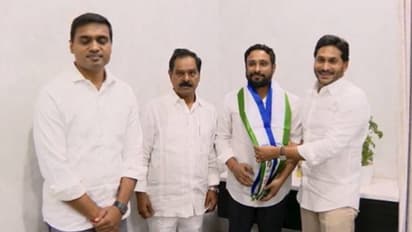 అంబటి రాయుడు పొలిటికల్ ఎంట్రీ.. సీఎం జగన్ సమక్షంలో వైసీపీలోకి 