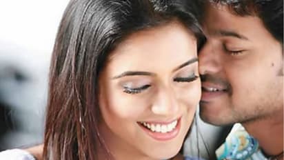 'റൊമാന്റിക്കാവേണ്ടിടത്ത് ഫൈറ്റായി', അസിൻ ചെയ്തതിനെ കുറിച്ച് വിജയ്