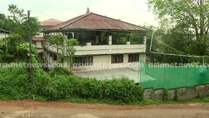 സ്വകാര്യ റബര് ഫാക്ടറിയില് നിന്ന് ദുര്ഗന്ധം: ശ്വാസംമുട്ടി മൂന്ന് പഞ്ചായത്തിലെ ജനം, ജില്ലാ കളക്ടര്ക്ക് പരാതി