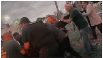 'അമ്പമ്പോ എന്തൊരു ഭാരം'; ഷോപ്പിംഗ് മാളിൽ നിന്നും പിടികൂടിയ മുതലയ്ക്ക്  272 കിലോഗ്രാം ഭാരം, 12 അടി നീളം !