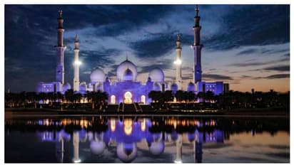 ഗ്രാന്ഡ് മോസ്കില് രാത്രികാലങ്ങളിലും സന്ദര്ശനത്തിന് അനുമതി