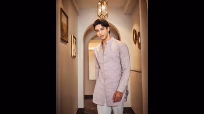 ಖುಷಿ ಕಪೂರ್ ವೇದಾಂಗ್ ಲವ್ ಸ್ಟೋರಿಗೆ ಬಂತು ರೆಕ್ಕೆ ಪುಕ್ಕ: ಒಬ್ಬರಾದ ನಂತರ ಒಬ್ಬರಂತೆ ವಿಮಾನವೇರಿದ ಲವ್‌ಬರ್ಡ್ಸ್‌