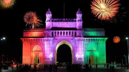 New year celebrations: అట్టహాసంగా న్యూ ఇయర్‌ సంబరాలు.. 