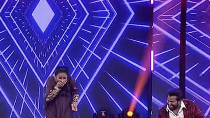 హైపర్ ఆది ముఖం మీద ఉమ్మేసిన యాంకర్ సుమ.. కొడుకు కోసం దిగజారిపోయేలా పబ్లిసిటీ స్టంట్లు, దారుణంగా ట్రోలింగ్ 