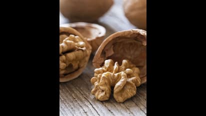 வளரும் குழந்தைக்கு தினமும் இரண்டு ஊறவைத்த வால்நட் கொடுங்க... இத்தனை நன்மைகள் கிடைக்கும்!