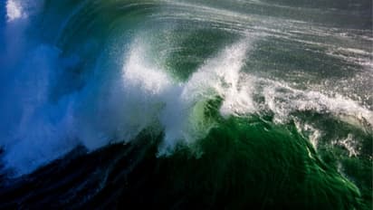 Tsunami: జపాన్ను తాకుతున్న సునామీ అలలు.. ఎత్తైన ప్రాంతాలకు పరుగెత్తాలని ఆదేశాలు