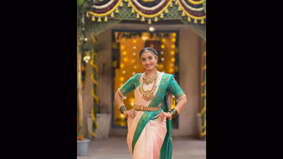 ಹೊಸ ವರ್ಷಕ್ಕೆ ವಧುವಿನ ಲುಕ್​ನಲ್ಲಿ ಕಂಗೊಳಿಸಿದ ವೈಷ್ಣವಿ ಗೌಡ: Saree Purchasing Details ಕೊಡಿ ಎಂದ ಫ್ಯಾನ್!