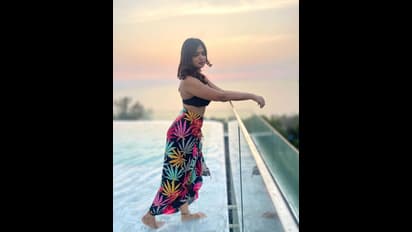 బ్రాలో అరియానా గ్లోరీ నెవెర్ బిఫోర్ ఫొటోస్.. ఆర్జీవీ గర్ల్ చేసిన పనికి హార్ట్ బీట్ పెరగాల్సిందే.!