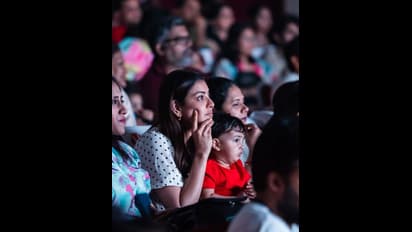 Kajal Aggarwal : భర్తను ముద్దుల్లో ముంచేసిన కాజల్.. వాళ్ల గుండెల్లో బాంబ్ పేలినంత పనైంది! 