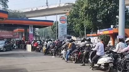 ಟ್ರಕ್ ಮಾಲೀಕರ ಮುಷ್ಕರ: ತೈಲ ಸಂಗ್ರಹ ಖಾಲಿಯಾಗುವ ಭೀತಿ: ನಗರದ ಪೆಟ್ರೋಲ್ ಬಂಕ್ಗಳಲ್ಲಿ ಫುಲ್ ರಶ್