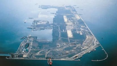 ലോകത്തെ അമ്പരപ്പിച്ച വിമാനത്താവളം, നിര്മ്മിച്ചത് കടലിൽ, പക്ഷേ പ്രതീക്ഷ തെറ്റിച്ച് മുങ്ങിത്താഴുകയാണോ?