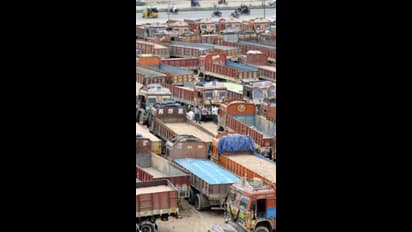 ಹಿಟ್ ಅಂಡ್ ರನ್ ಕಾಯ್ದೆ ವಿರೋಧಿಸಿ ನಡೆಸಿದ ಪ್ರತಿಭಟನೆ ಕೈಬಿಟ್ಟ ಟ್ರಕ್ ಚಾಲಕರ ಸಂಘ!