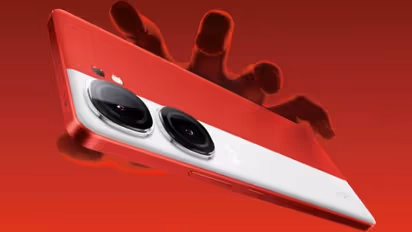 ஸ்டைலிஷ் லுக்கில் ப்ரீமியம் ஸ்மார்ட்போன்களுக்கு சவால் விடும் iQOO நியோ 9 ப்ரோ!