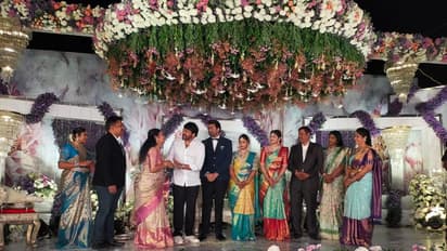 చిరంజీవి, వెంకటేష్‌, సుమన్‌, బోయపాటి.. సీనియర్‌ నటి ప్రభ కుమారుడి పెళ్లిలో తారల సందడి.. 