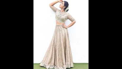 ట్రెడిషనల్ లుక్ లో క్లోజప్ గా ఐశ్వర్య రాజేష్ ఫోజులు.. కొప్పున పూలు పెట్టి ఊరిస్తున్న యంగ్ బ్యూటీ 