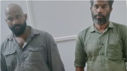 ശബരിമല നിലയ്ക്കലില്‍ ചാരായവുമായി യുവാക്കള്‍; കടക്കാര്‍ക്കും ഡ്രൈവര്‍മാര്‍ക്കും നല്‍കാനെന്ന് മൊഴി, അറസ്റ്റ്