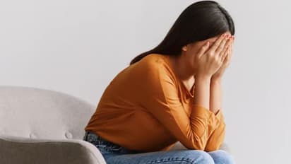 ഇടയ്ക്കിടെ 'ഡൗണ്' ആകാറുണ്ടോ? മൂഡ് ഡിസോര്ഡറിനെ അകറ്റാന് ഡയറ്റില് ഉള്പ്പെടുത്താം ഈ പോഷകങ്ങള്...