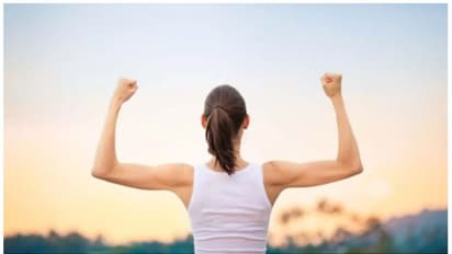 എല്ലുകളെ സ്ട്രോങ്ങ് ആക്കാൻ ശീലമാക്കാം വിറ്റാമിൻ ഡി അടങ്ങിയ നാല് ഡ്രൈ ഫ്രൂട്ട്സുകൾ