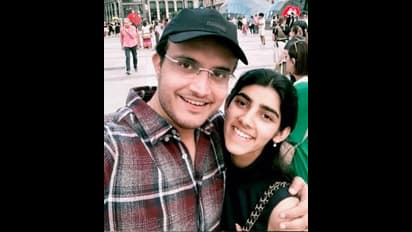 ಸೌರವ್ ಗಂಗೂಲಿ ಪುತ್ರಿ ಸನಾ ಇಂಟರ್ನ್‌ಶಿಪ್ ಸಂಬಳವೇ ಲಕ್ಷ ಲಕ್ಷ..!