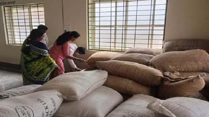 ಕಲಬುರಗಿ: ವಸತಿ ಶಾಲೆ, ಅಂಗನವಾಡಿ ಹುಳುಕು ಬಹಿರಂಗ..!