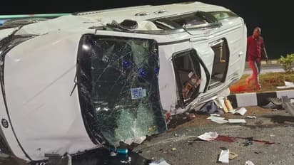 Parvathareddy Chandrasekhar Reddy : అర్ధరాత్రి వైసిపి ఎమ్మెల్సీ కారు యాక్సిడెంట్ ... పీఏ దుర్మరణం