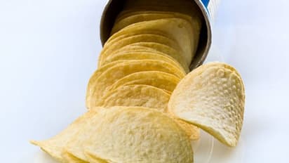 എന്തുകൊണ്ടാണ് പൊട്ടാറ്റോ ചിപ്സിന് ഈ ആകൃതിയെന്ന് അറിയാമോ?