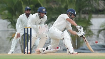 രഞ്ജി ട്രോഫി: കേരളത്തിന്റെ തുടക്കം തകര്ച്ചയോടെ! റിങ്കു - ജുറല് കൂട്ടുകെട്ടില് രക്ഷപ്പെട്ട് ഉത്തര് പ്രദേശ്