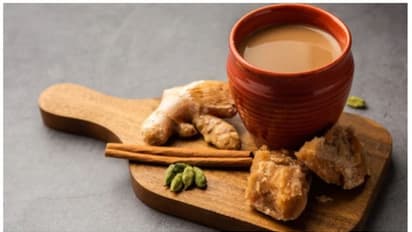 ಚಹಾಕ್ಕೆ ಸಕ್ಕರೆ ಬದಲು ಬೆಲ್ಲ ಸೇರಿಸಿದ್ರೆ ಆರೋಗ್ಯಕ್ಕೆ ಒಳ್ಳೇದು!