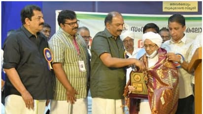 കൊല്ലത്ത് കലോത്സവ വേദിയിൽ അറബിക് ഭാഷാ സെമിനാറും പണ്ഡിത സമാദാരണവും സംഘടിപ്പിച്ചു