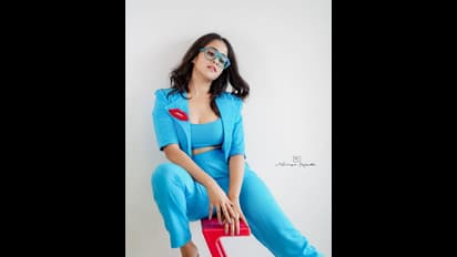 ఇంత అందంగా ఉండడం కూడా తప్పే దీపు.. దీప్తి సునైనా లేటెస్ట్ పై నెటిజన్ల కొంటె కామెంట్లు, వైరల్ 