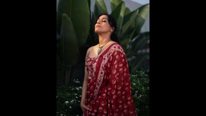 సుధీర్, అనసూయ లాంటివాళ్ళు వస్తుంటారు పోతుంటారు.. నువ్వు మాత్రం జబర్దస్త్ లెజెండ్, రష్మీ ఫోజులపై కామెంట్స్ 